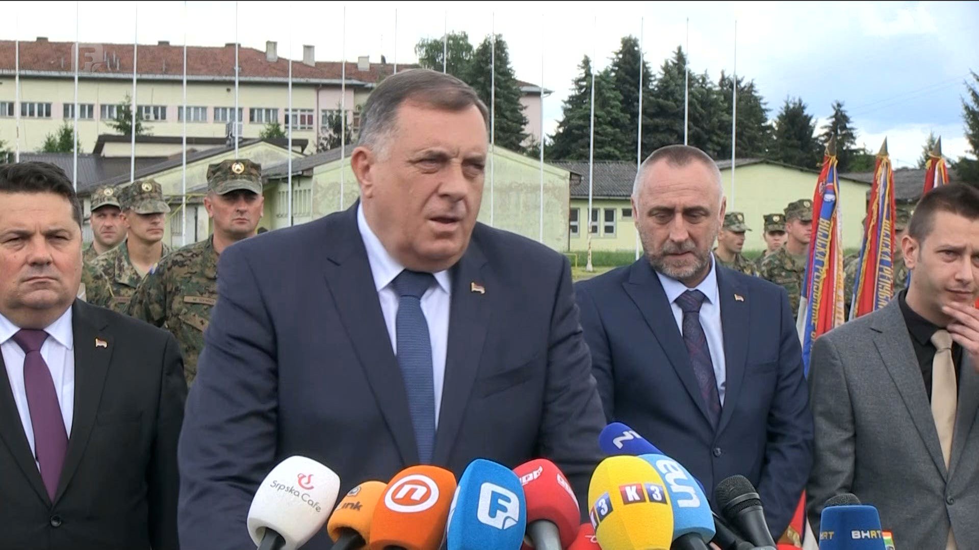 Dodik: Ministri iz RS-a nisu trebali glasati za neke tačke